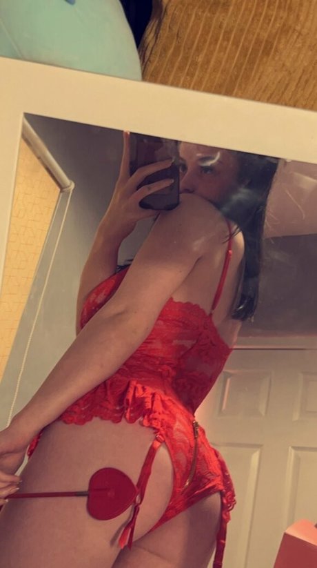 Eleri Evans hot star pic