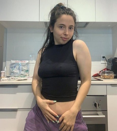 Esther Povitsky star beautiful pictures