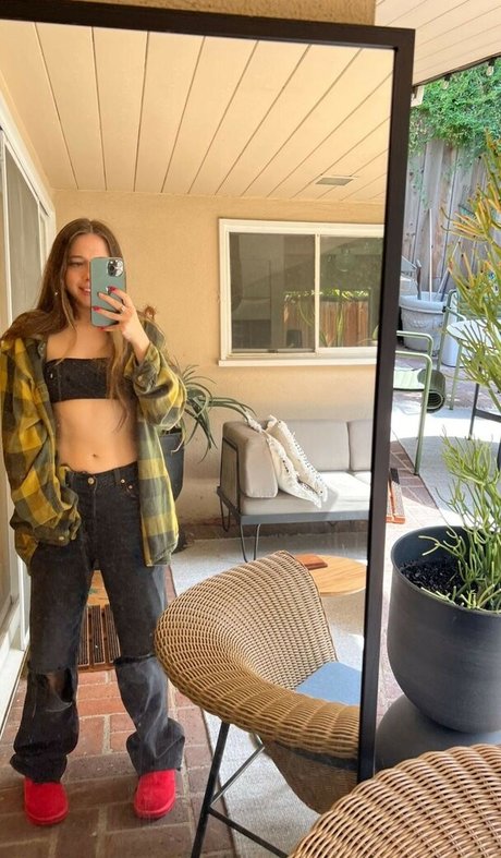 Esther Povitsky hot actress pics