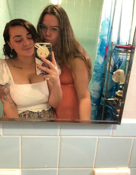 Toradoki Eslpethers model naked pics