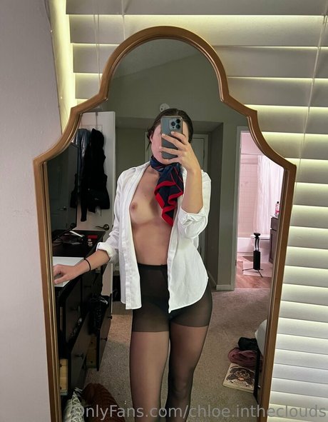 chloe intheclouds beautiful actress img