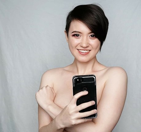 Elysia Griffin model porn img