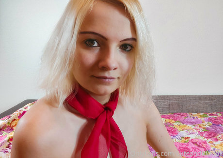 cuteandblondy star pornographic images