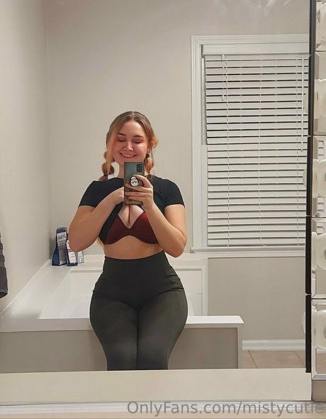 MistyCutie pornstar perfect pic