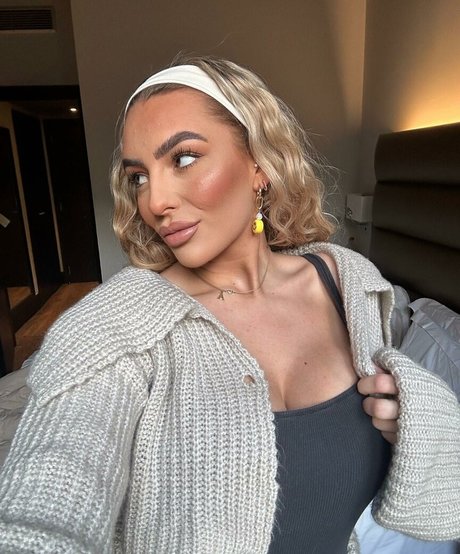 Danielle Tilly Wright model adult galleries