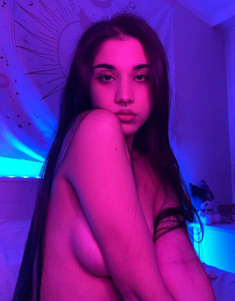 owlydiaa star high quality pics