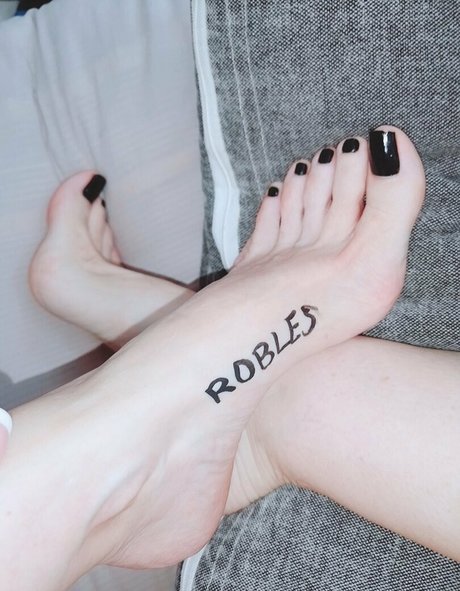 Feetvampire high quality actress gallery