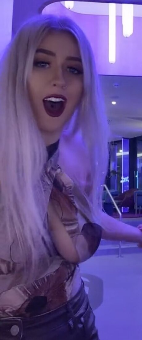 Emma C pornstar sexy pics