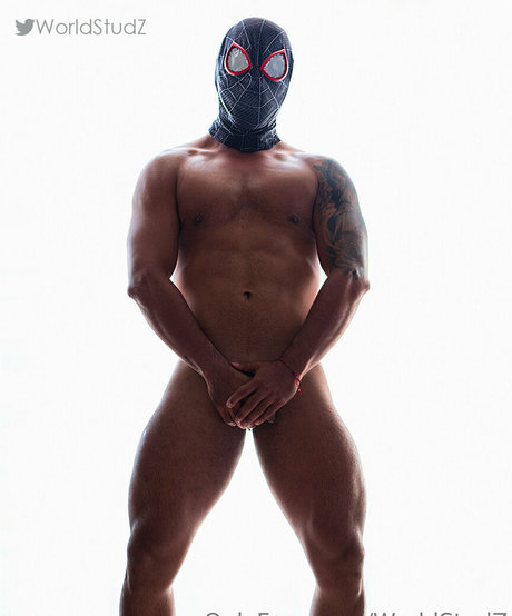 worldstudz model img