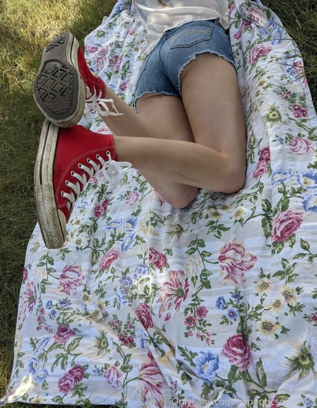 hypnoticsorceress model hd photos