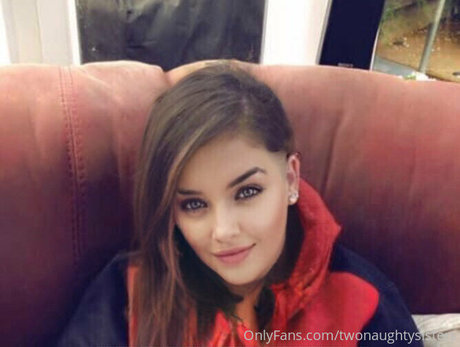 twonaughtysisters art actress archive