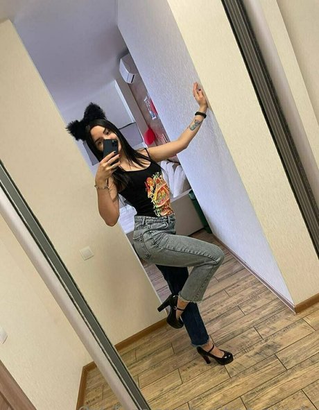 evelinaqueen sexy star image