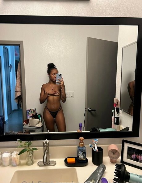 yourfavbubblebuttt top actress image