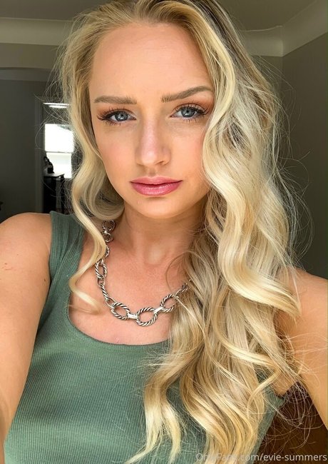 evie summers model hd image