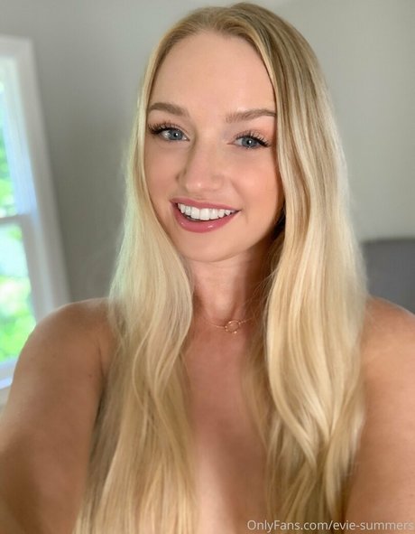 evie summers profile pic