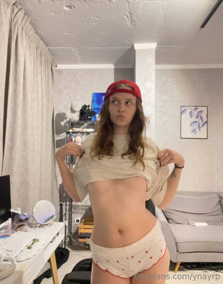 ynayrp model hot photo