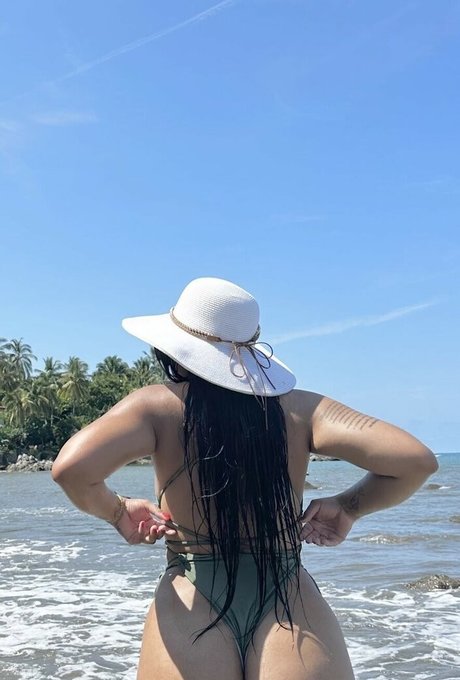 Tamara Gonzalez star exclusive photos