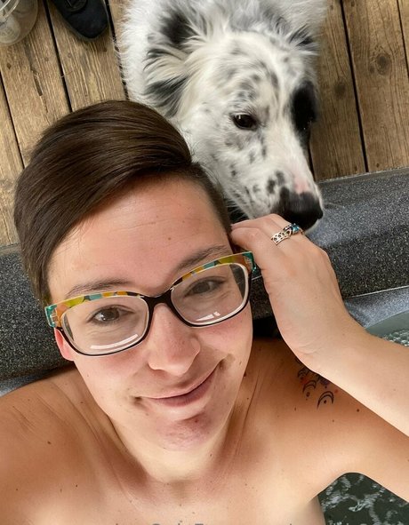 captinpeenut model pretty pics