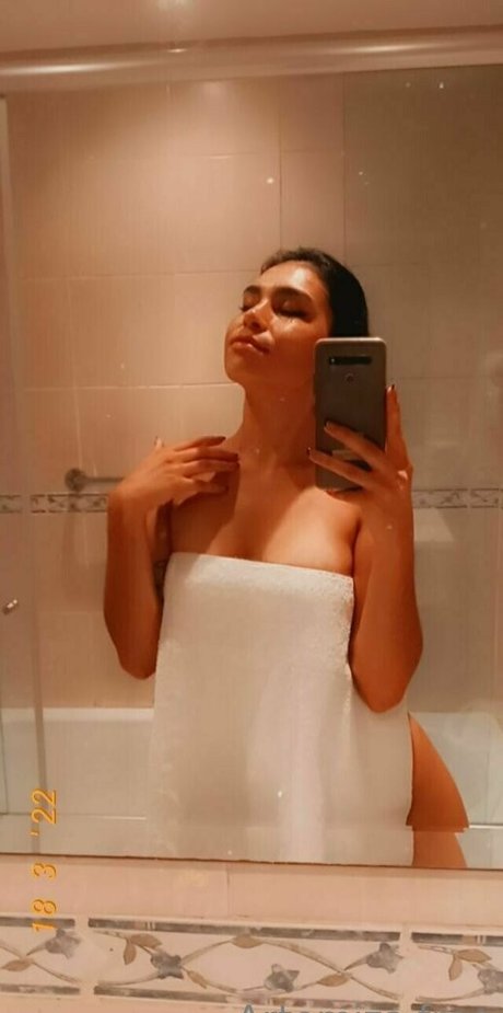 artemi za free model pretty image