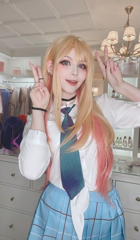 Tsuki Desu nude model archive