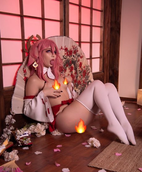 Tsuki Desu pornstar pretty photo