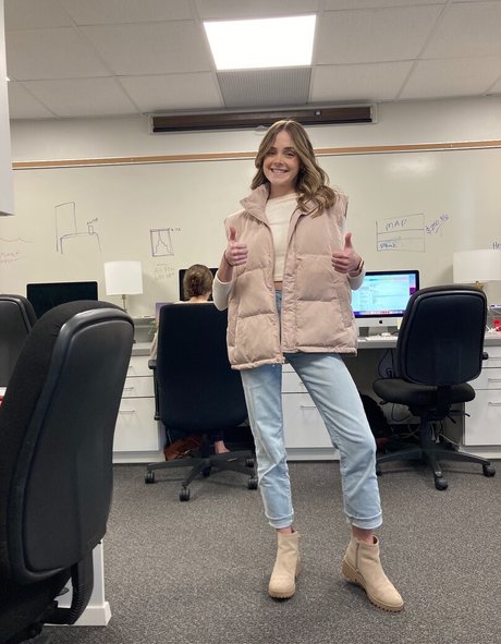 Lauren Mae pretty actress img