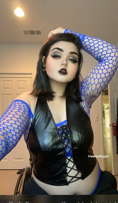 freakkybbygirl hot star picture