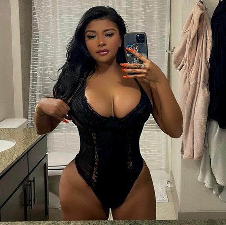 Ceciliuh_ erotic star image