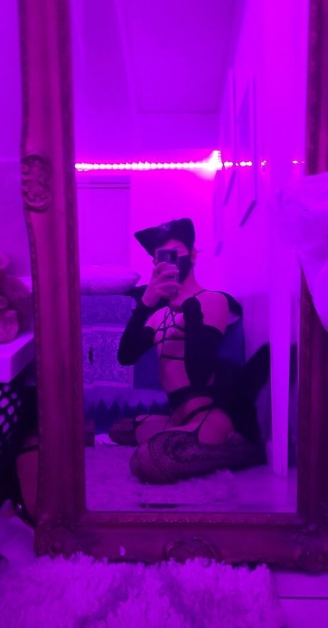 twinku pornstar sexy picture