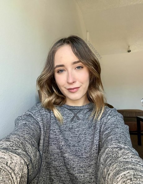 Skylar Sapphyre free model images