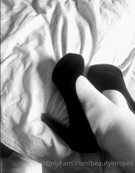 beautyinropes erotic pornstar pics