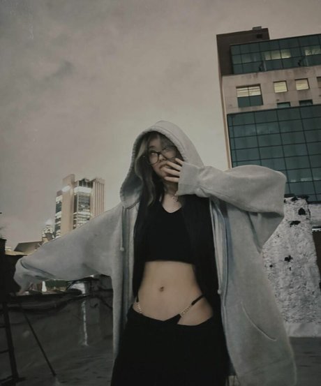 Irene Wong star nude archive