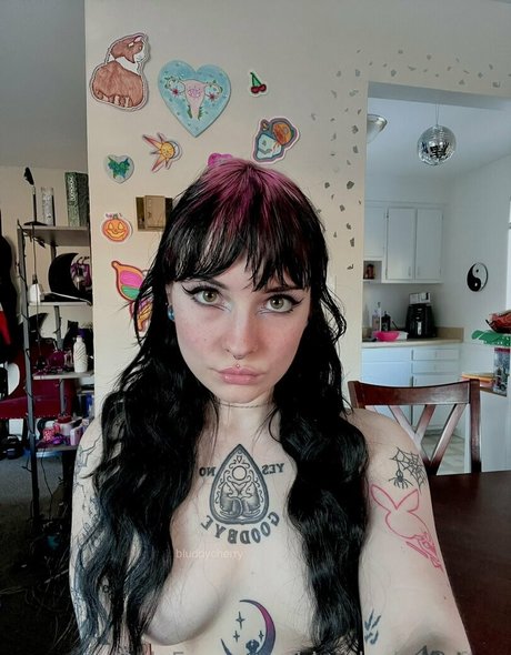 bluddycherryfree model free pics