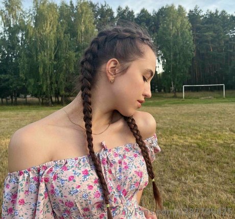 your lavinia model perfect pictures