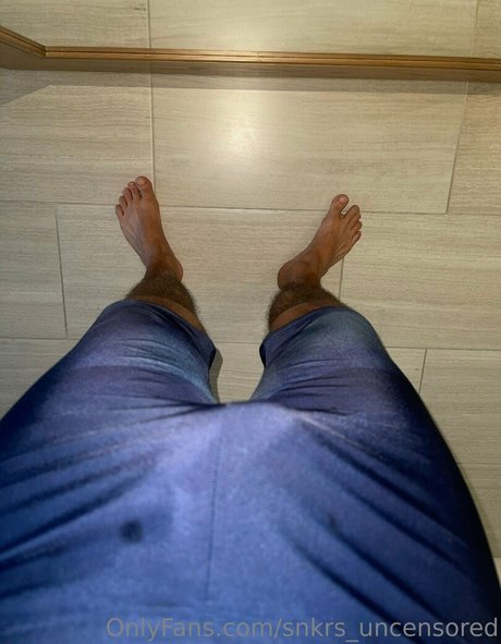 snkrs uncensored nude model image