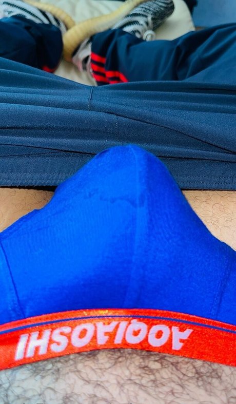 snkrs uncensored model pretty image