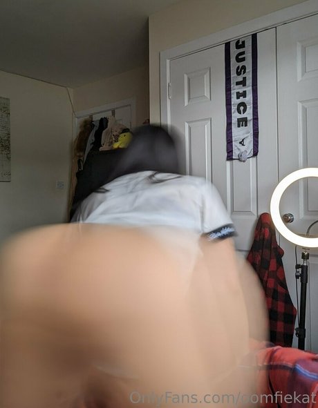 oomfiekat exclusive star archive