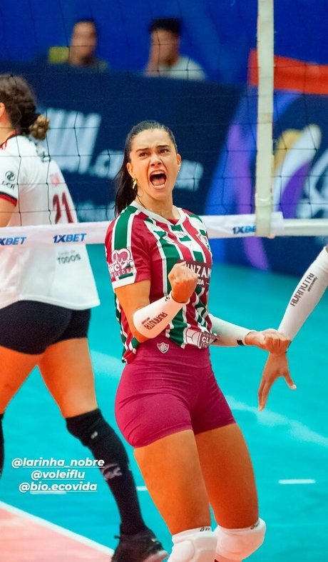 Lara Nobre xxx model images