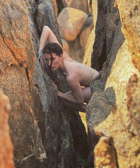 Teri Wyble star sexy pictures