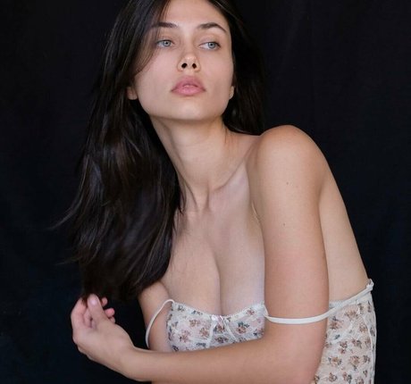 Victoria Bronova hot model images