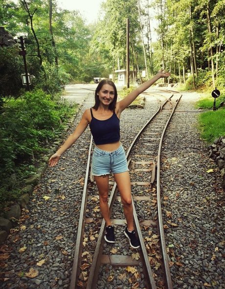 brunnette3 xxx pornstar picture