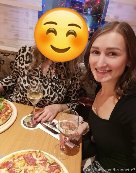 brunnette3 star porn archive