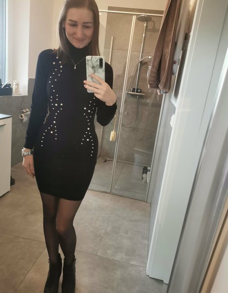 brunnette3 hot actress image