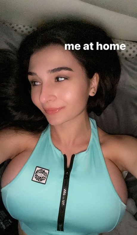 Molly Kazi star galleries