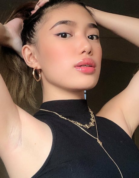 Pinay Gems model erotic pic