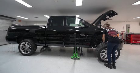 Collete Davis hot actress pictures