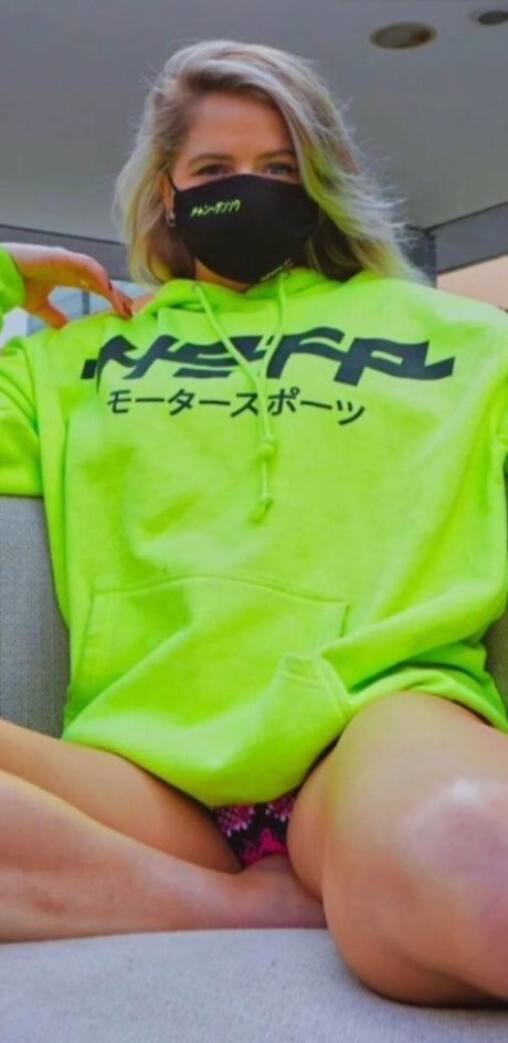 Collete Davis hd actress img