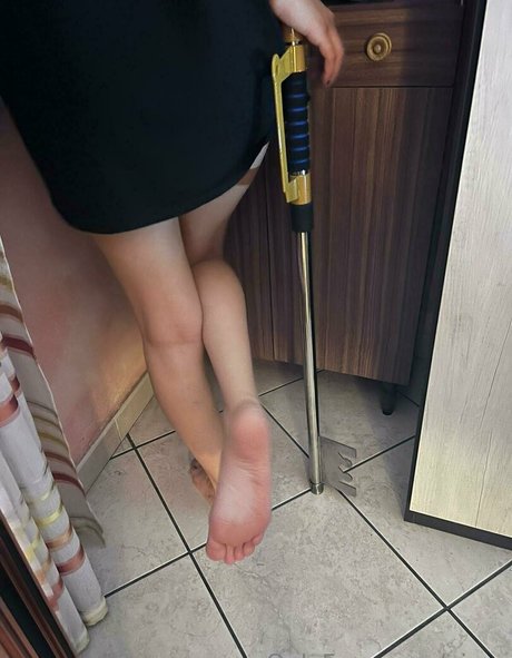 Nirvy model naked pic