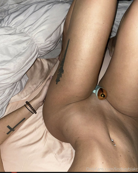 lindseyblakr xxx actress picture