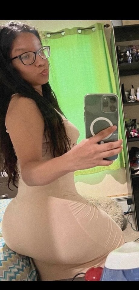 yetseniaa model pornographic archive